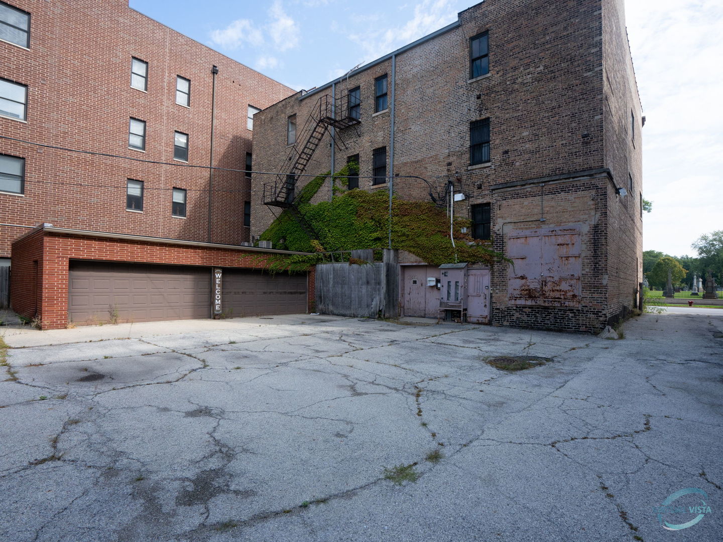4848 North Clark Street Chicago, IL 60640 - Photo 5 of 14 a front view of a house with stairs