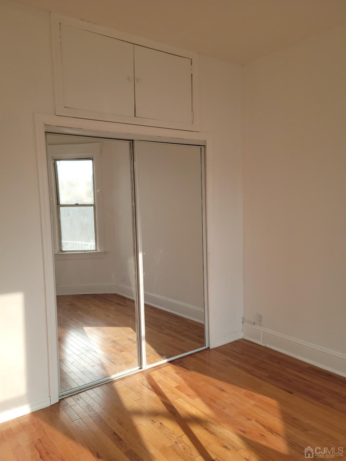 342 Maple Street Perth Amboy, NJ 08861 - Photo 4 of 12