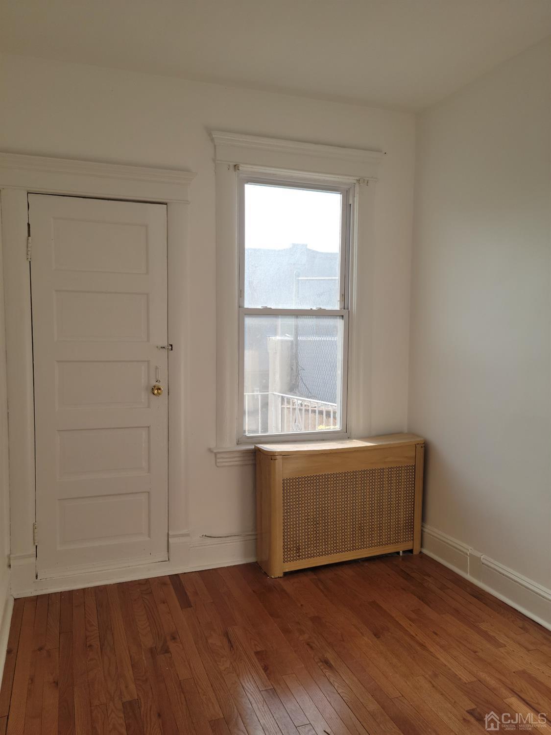 342 Maple Street Perth Amboy, NJ 08861 - Photo 7 of 12