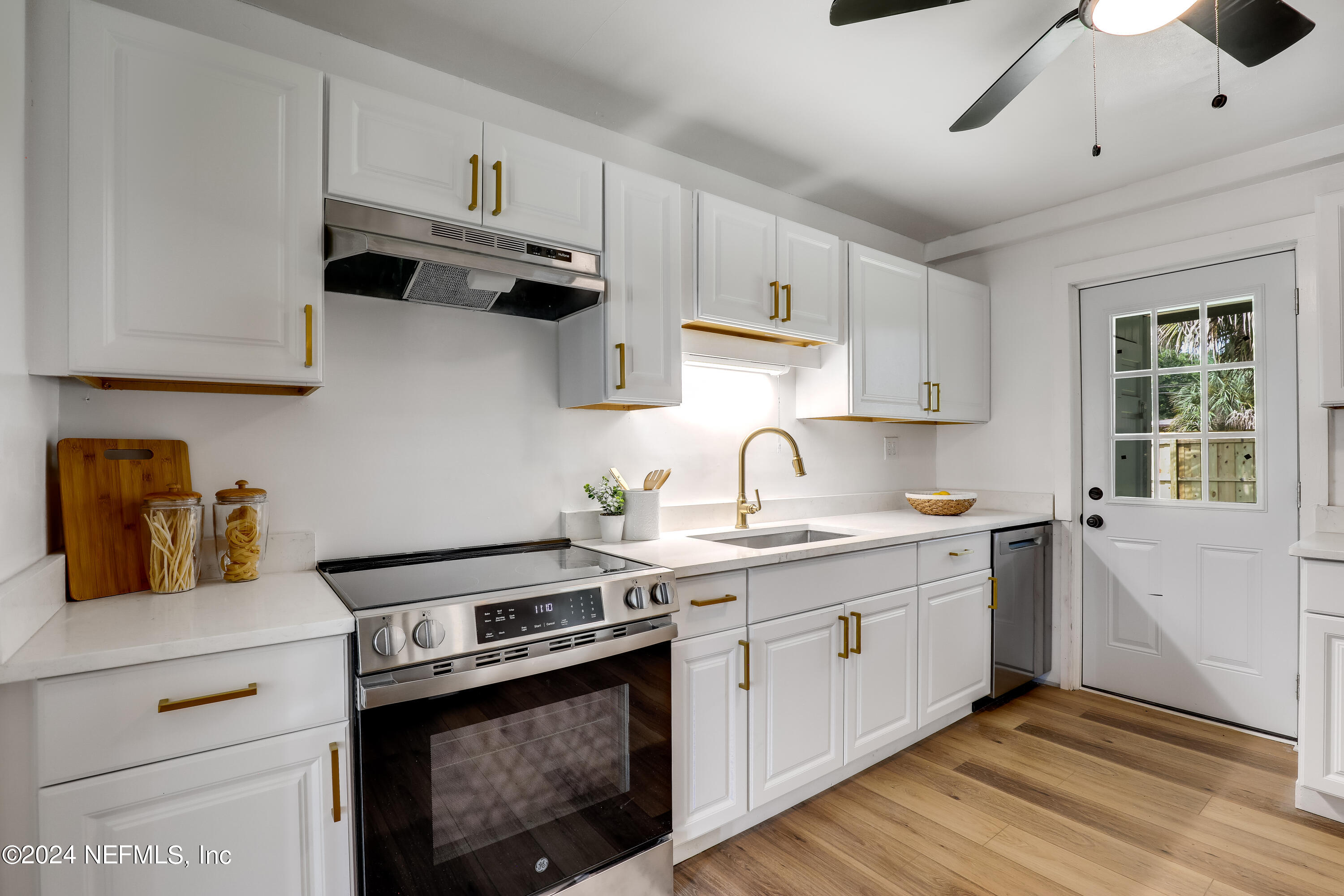 150 Sapelo Road Jacksonville, FL 32216 - Photo 16 of 28 15 Kitchen