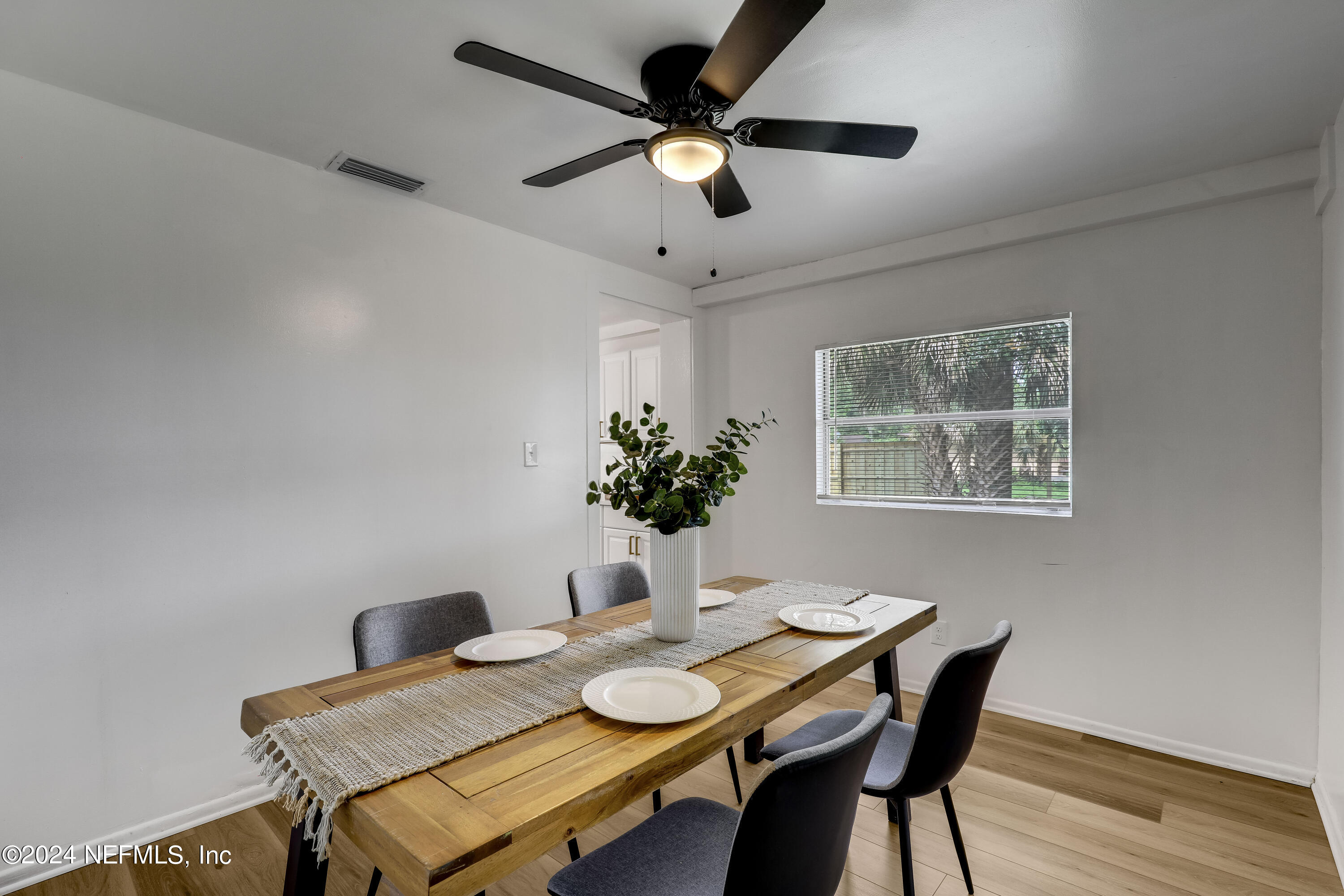 150 Sapelo Road Jacksonville, FL 32216 - Photo 20 of 28 19 Dining Room