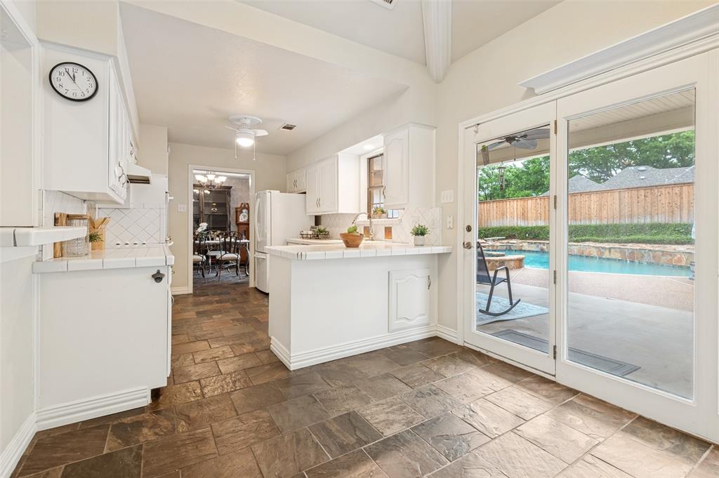 2926 Roaring Springs Road Grapevine, TX 76051 - Photo 7 of 30