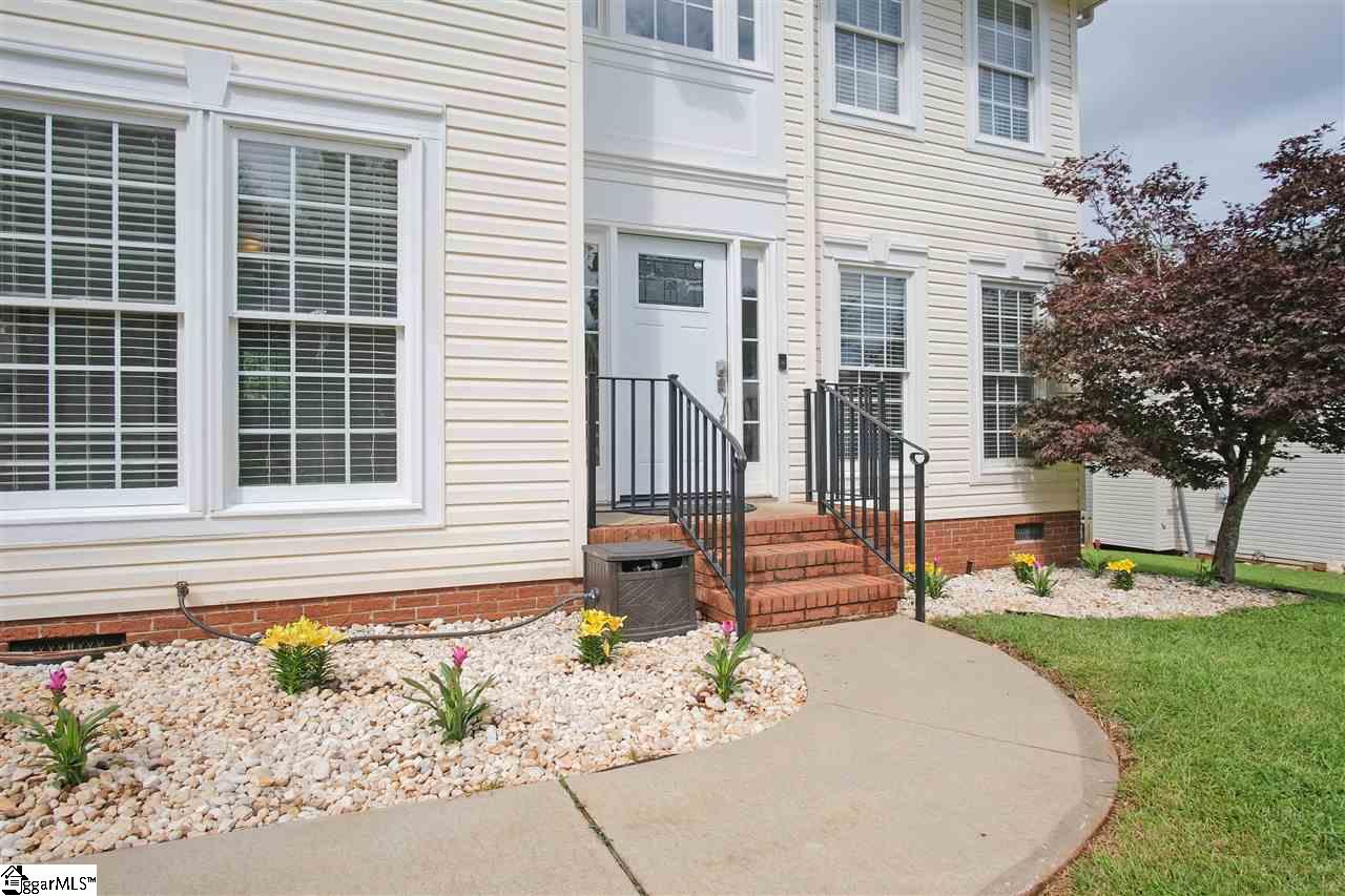 105 Fawn Ridge Way Mauldin, SC 29662 - Photo 2 of 36 Gallery Image 2