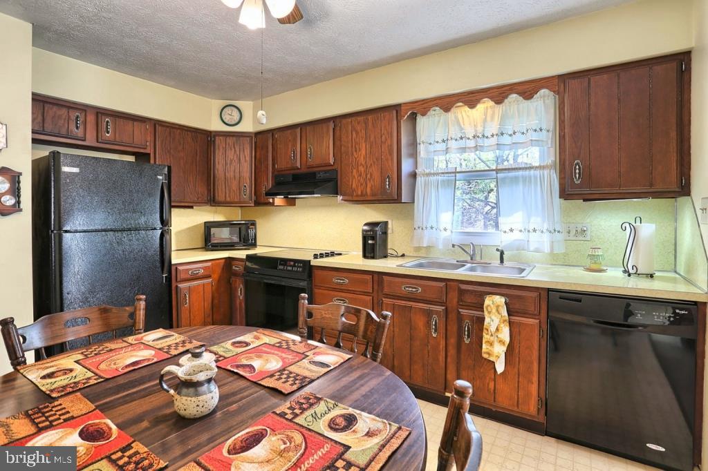 3199 Ridgeway Road Harrisburg, PA 17109 - Photo 7 of 21 Gallery Image 7