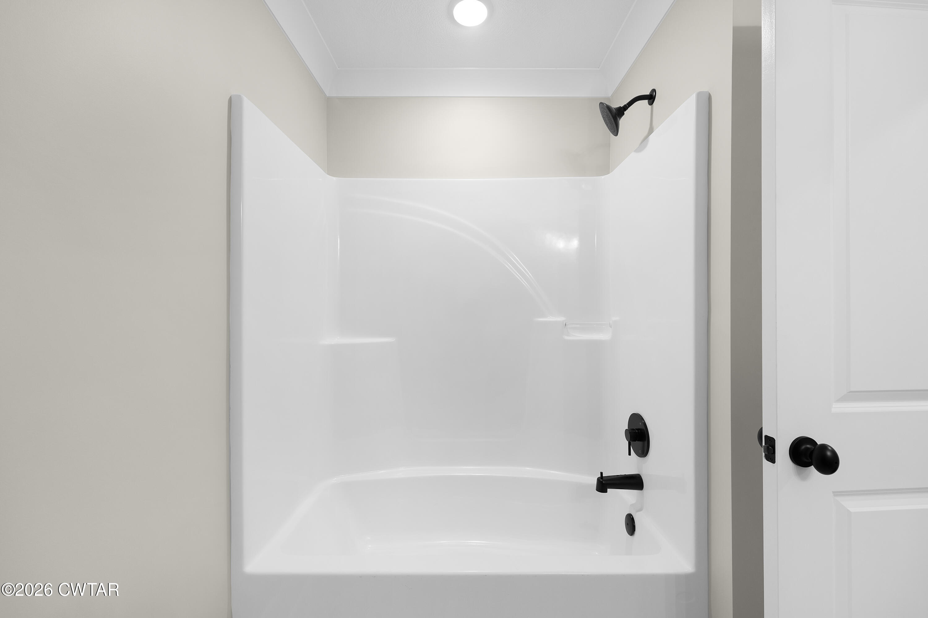 446 Fairway Boulevard Jackson, TN 38305 - Photo 19 of 20 Guest Bath 2