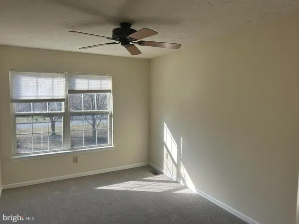 $2,400 | 892 North Waterford Lane, Wilmington, DE 19808