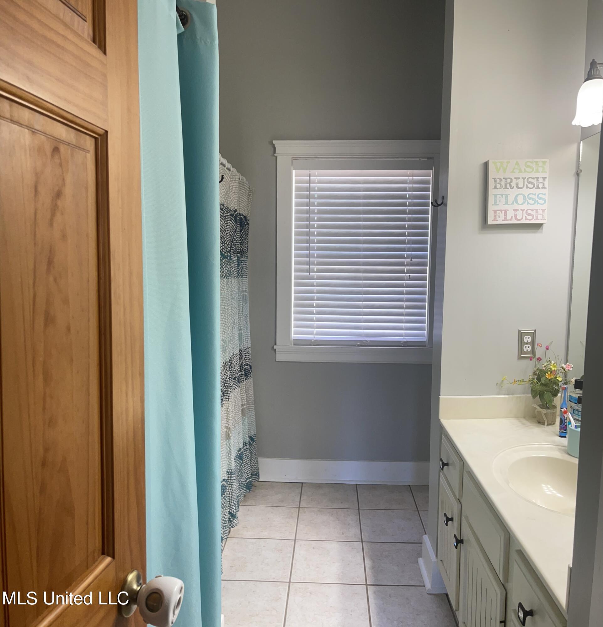 2844 Lyles Road Senatobia, MS 38668 - Photo 19 of 38 AD6E41F9-3A20-487B-BF50-9CA0306102B4