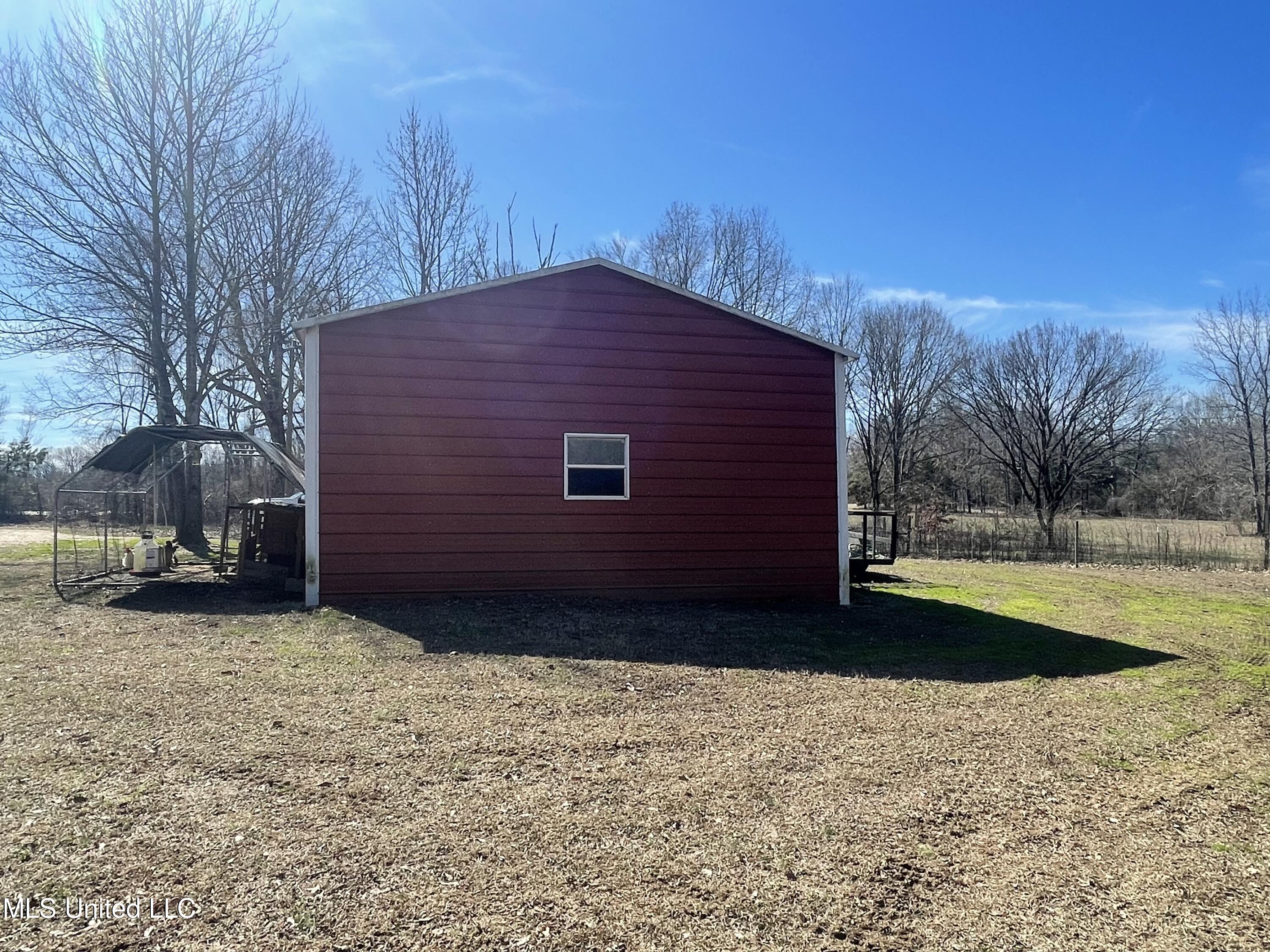 2844 Lyles Road Senatobia, MS 38668 - Photo 34 of 38 E43E8764-EC11-40BE-AD87-94465F9136C1