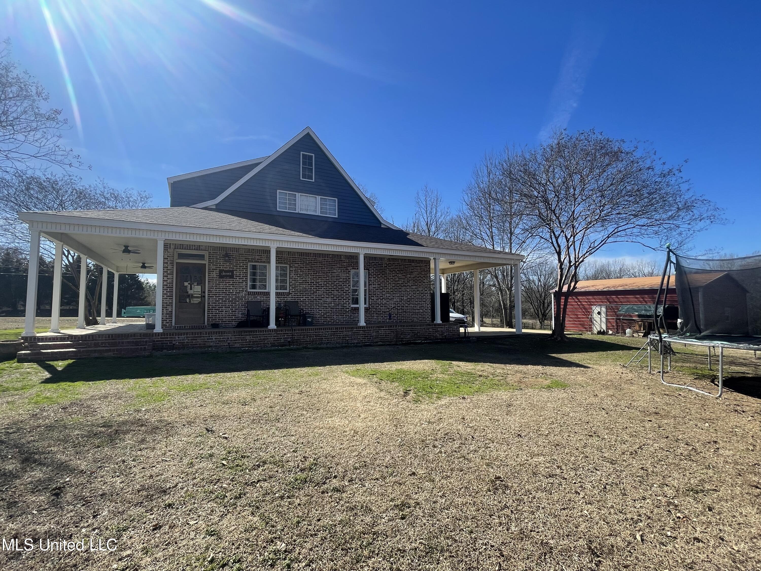 2844 Lyles Road Senatobia, MS 38668 - Photo 5 of 38 980405A9-27A8-4B5B-BBEB-7A244B7DEAC0