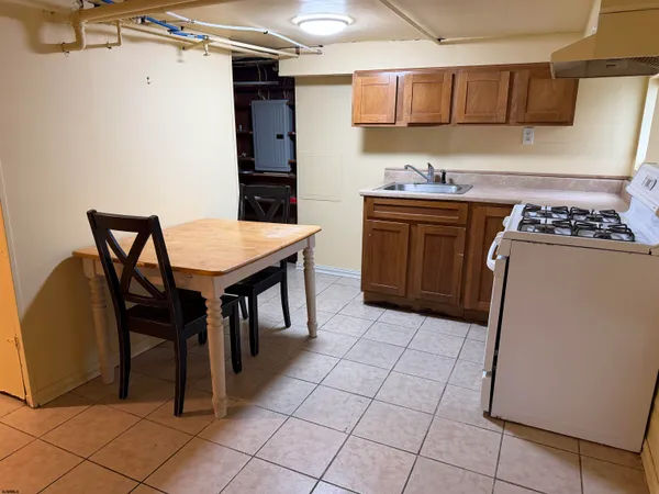 $1,200 | 15 North Windsor Avenue, Unit 1, Atlantic City, NJ 08401