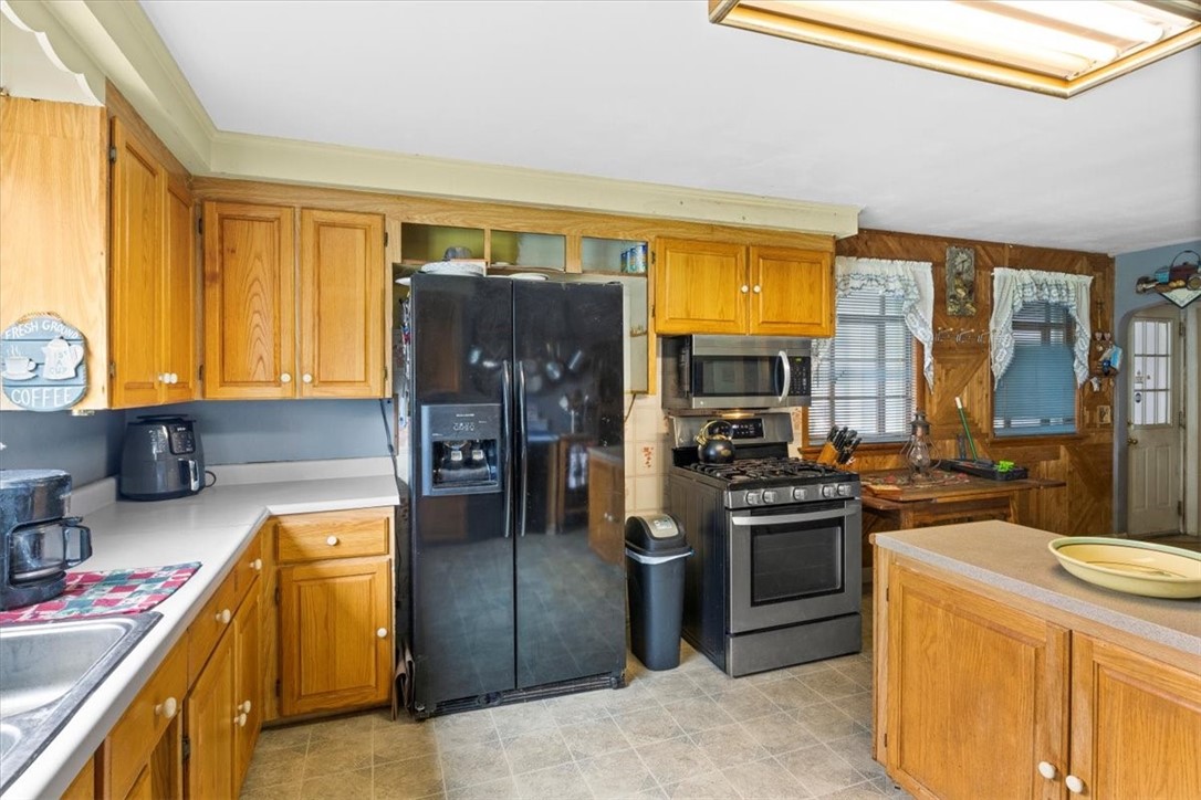 154 Goodburlet Road Henrietta, NY 14467 - Photo 12 of 31