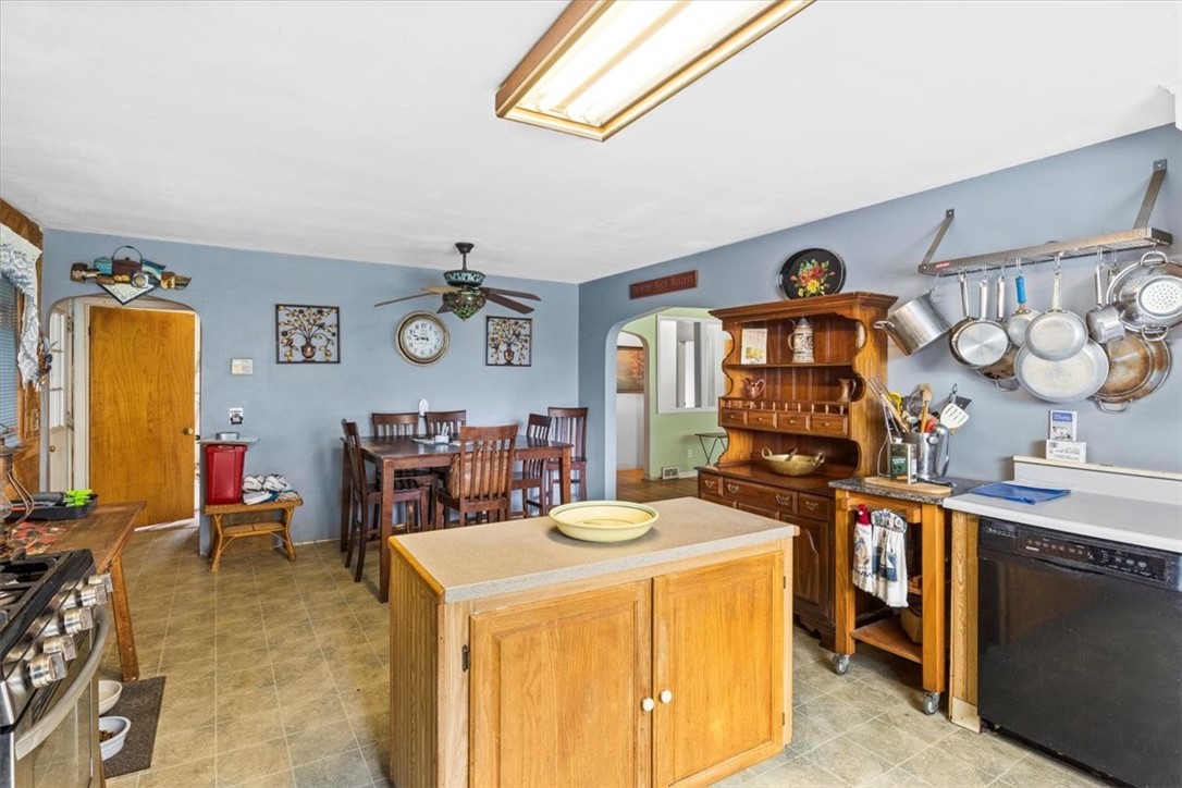 154 Goodburlet Road Henrietta, NY 14467 - Photo 13 of 31