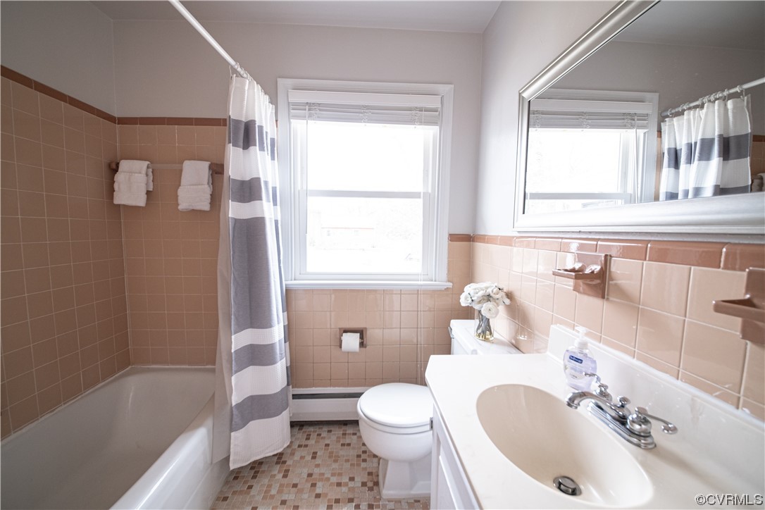 10201 Glendye Road Richmond, VA 23235 - Photo 44 of 50 a bathroom with a sink toilet and shower