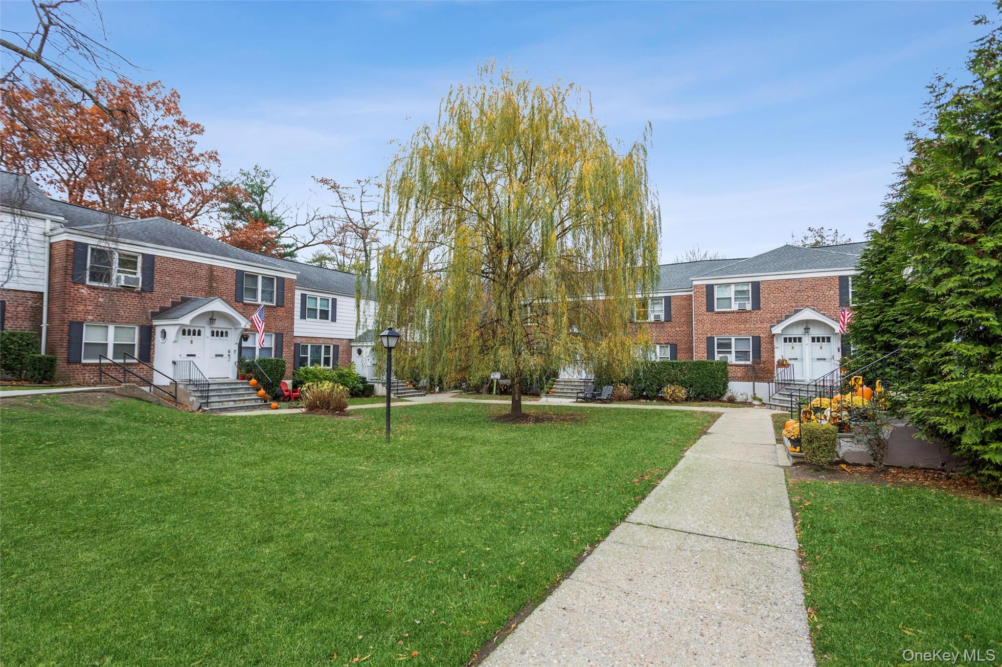 35 Peck Avenue, Unit 35A Rye, NY 10580 - Photo 19 of 27 View of court yard
