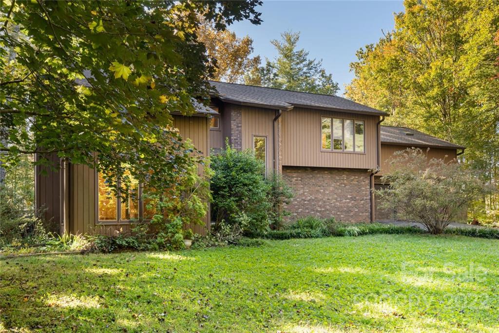 35 Spring Lane Fairview, NC 28730 - Photo 2 of 48 Gallery Image 2
