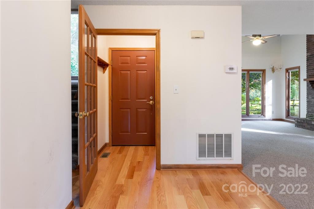 35 Spring Lane Fairview, NC 28730 - Photo 7 of 48 Gallery Image 7