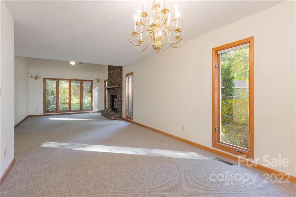35 Spring Lane Fairview, NC 28730 - Photo 8 of 48 Gallery Image 8