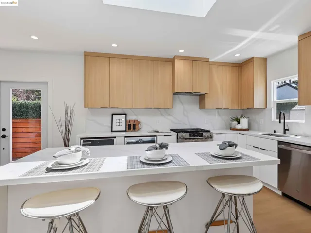 $889,000 | 1612 Carleton Street, Berkeley, CA 94703