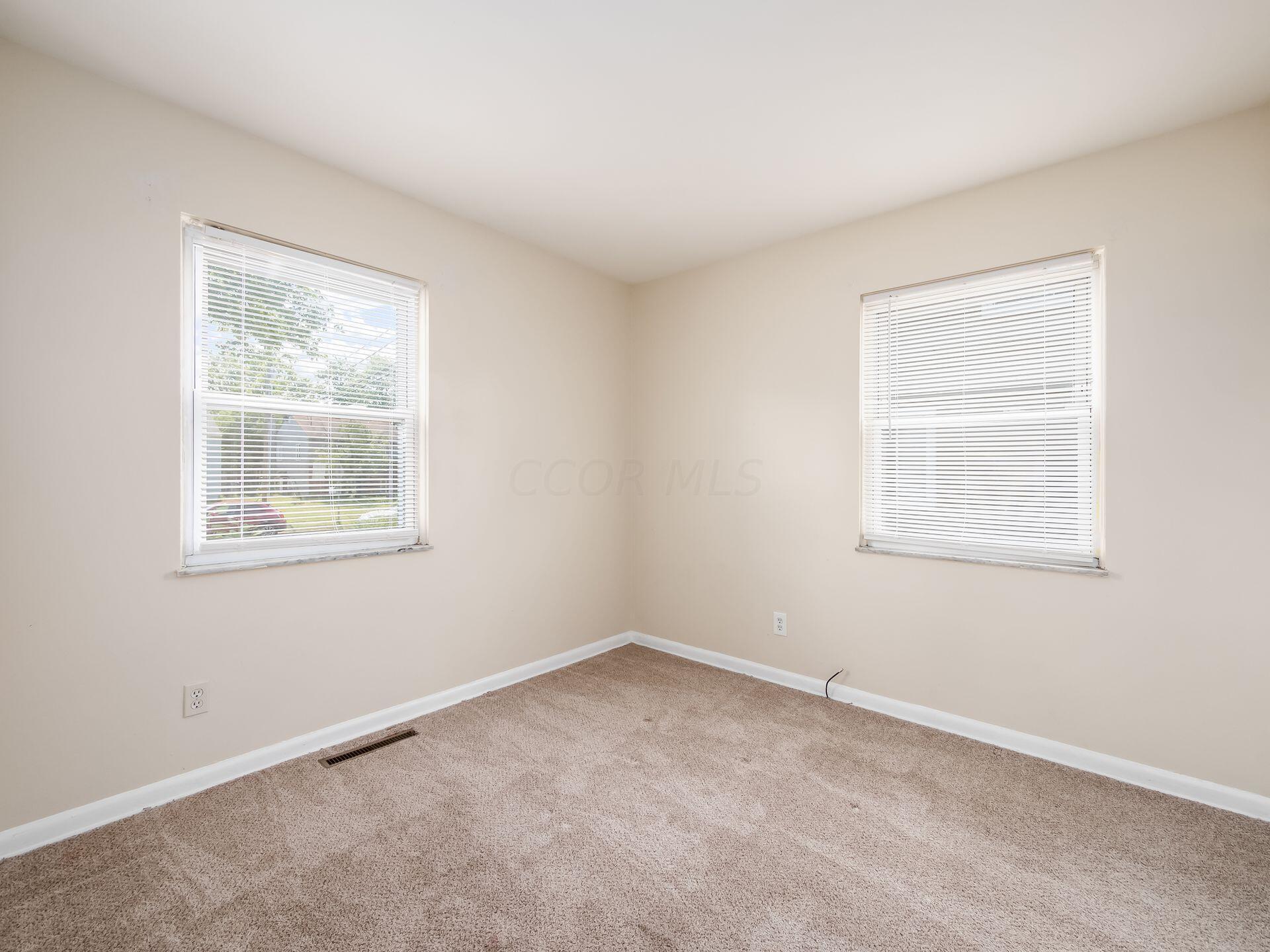263 Deerfield Road Columbus, OH 43228 - Photo 14 of 27 014_311_C - 263 Deerfield 036