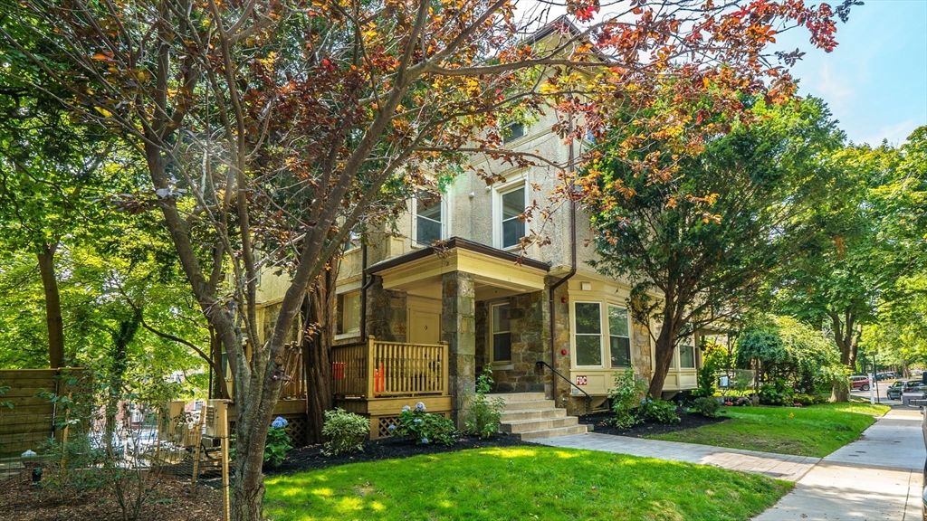 21 Regent Circle, Unit 3 Brookline, MA 02445 - Photo 20 of 22