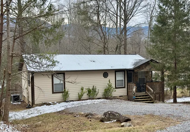 $285,000 | 146 Hollow Road, Cosby, TN 37722