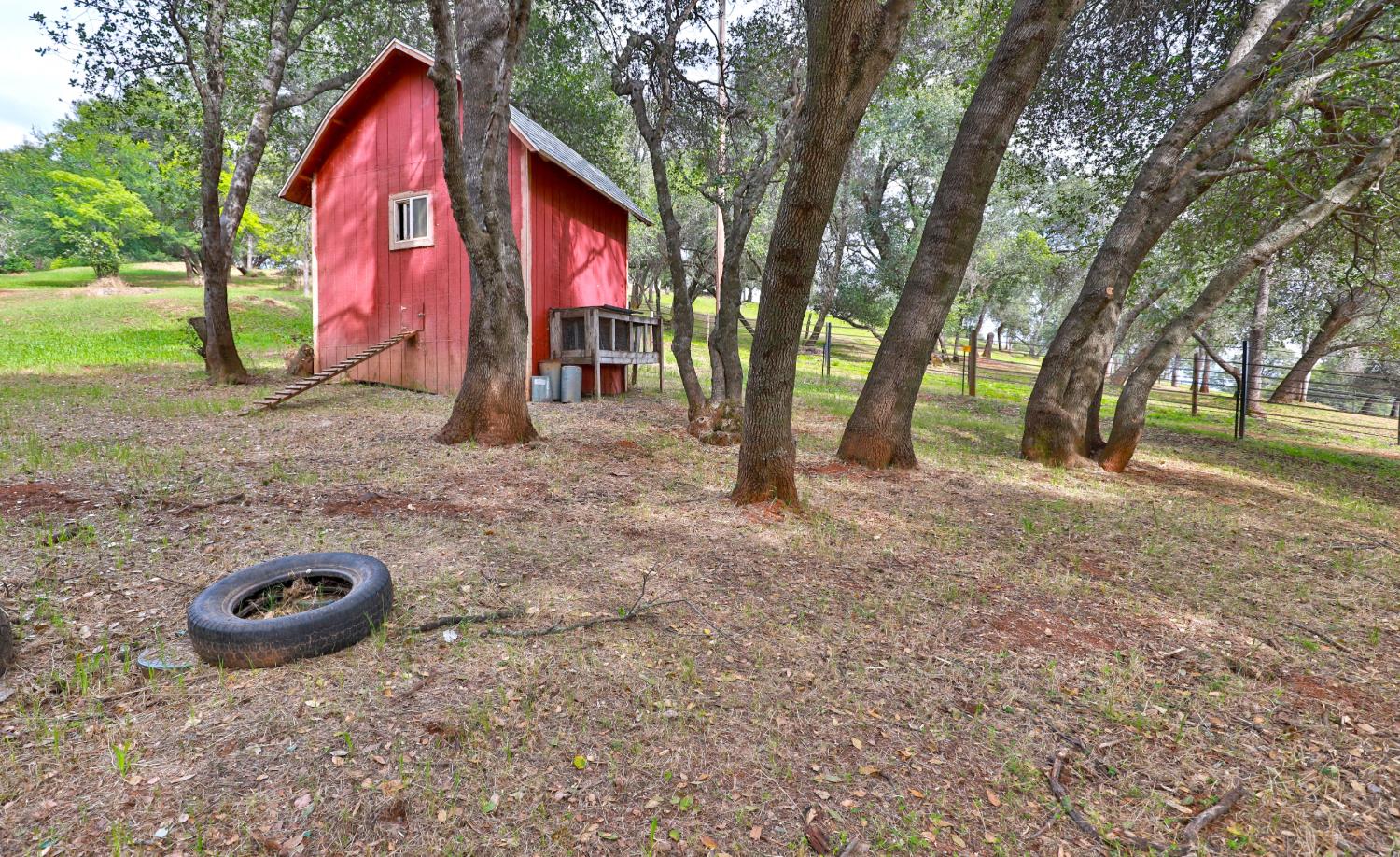4773 Jacarah Road Placerville, CA 95667 - Photo 85 of 94 Chicken coup.