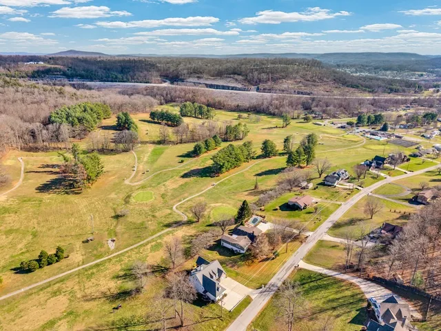 $949,000 | 1671 Golf Lane, Livingston, TN 38570