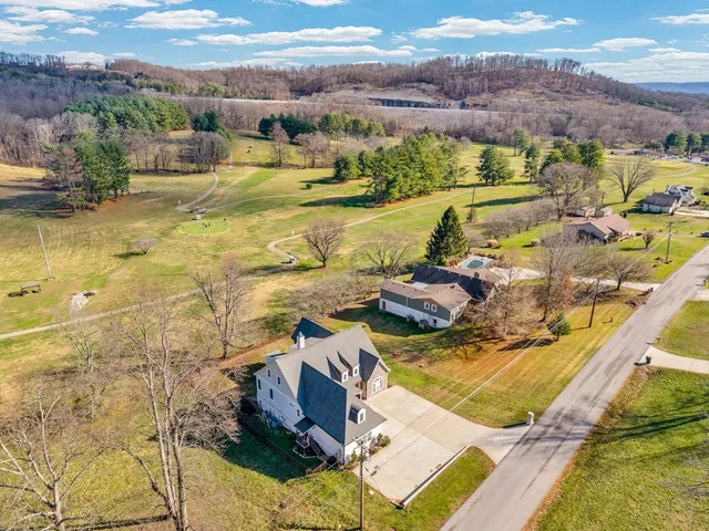 $949,000 | 1671 Golf Lane, Livingston, TN 38570