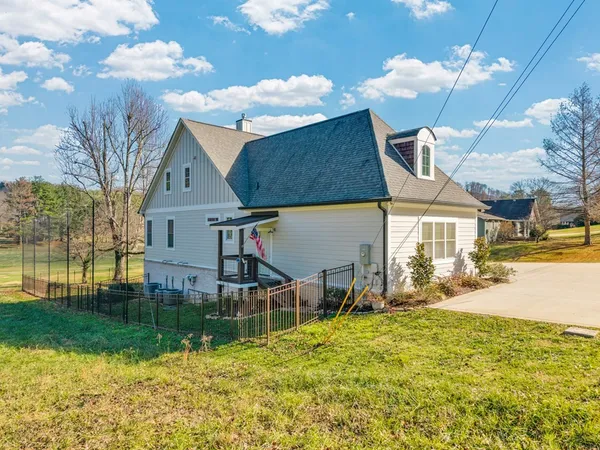 $949,000 | 1671 Golf Lane, Livingston, TN 38570