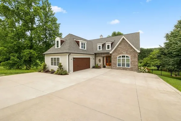 $949,000 | 1671 Golf Lane, Livingston, TN 38570