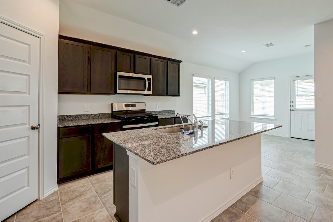 7531 Cynomys Court Rosharon, TX 77583 - Photo 15 of 49