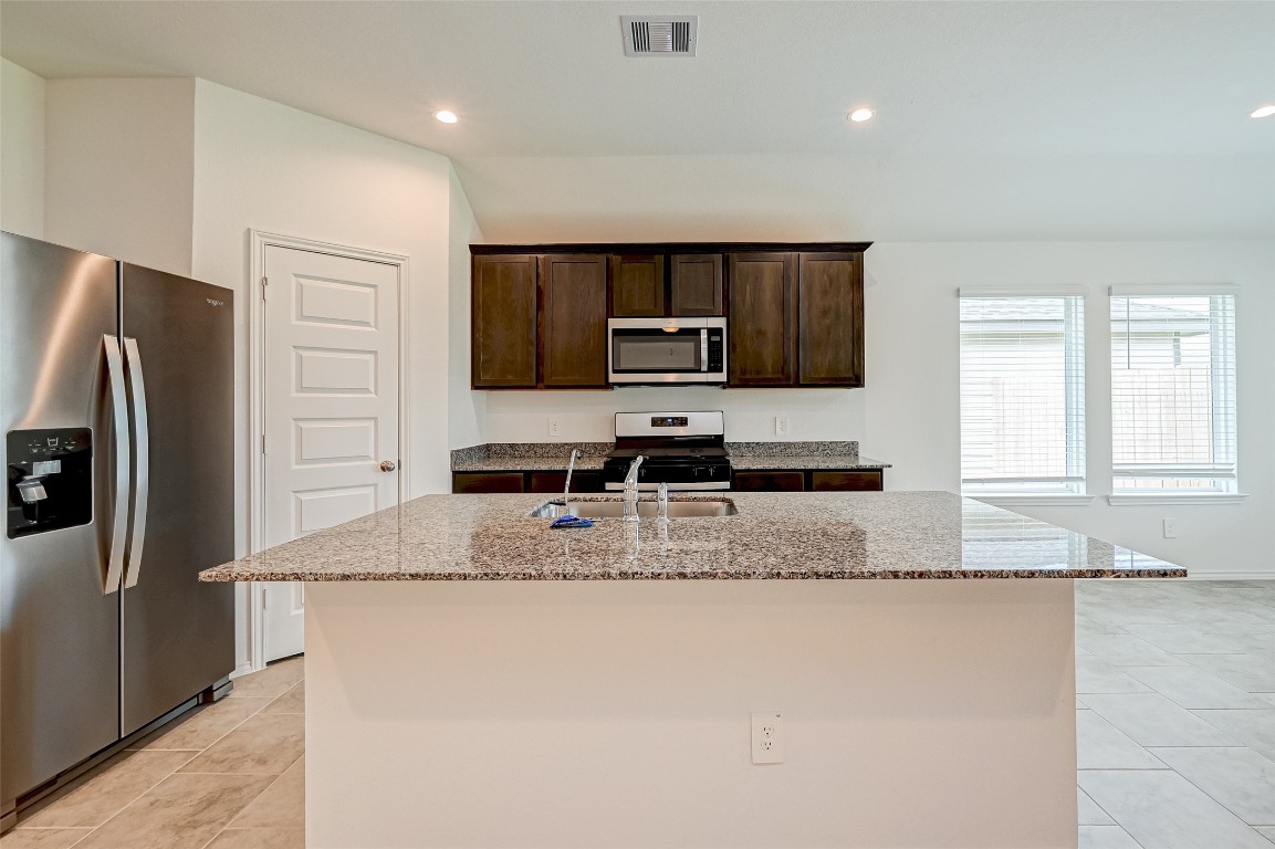 7531 Cynomys Court Rosharon, TX 77583 - Photo 16 of 49