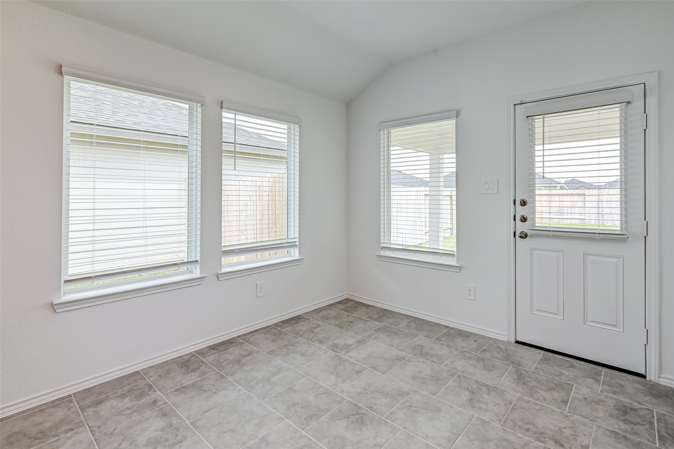 7531 Cynomys Court Rosharon, TX 77583 - Photo 24 of 49