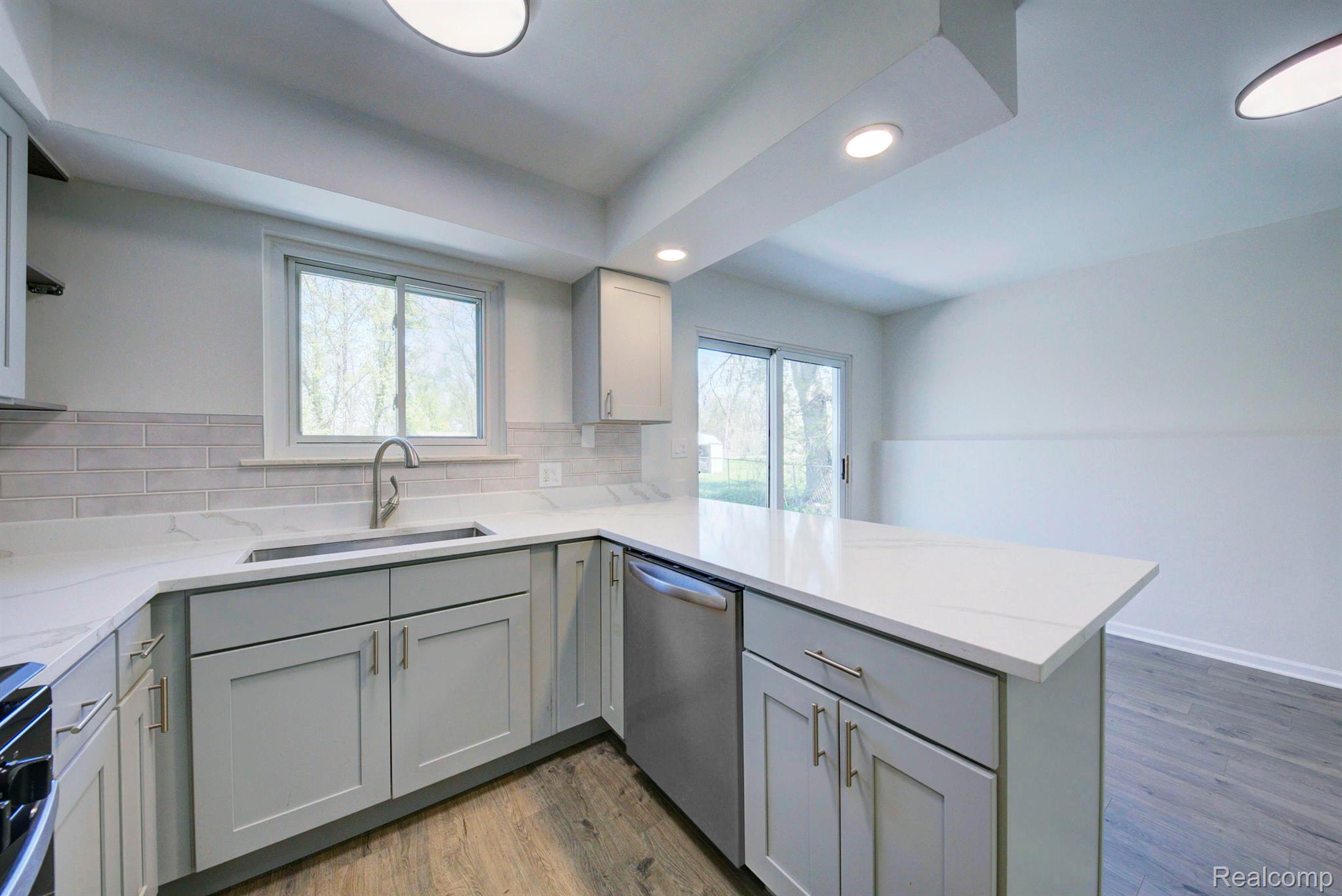 32034 Bruce Street Romulus, MI 48174 - Photo 5 of 23 Gallery Image 5