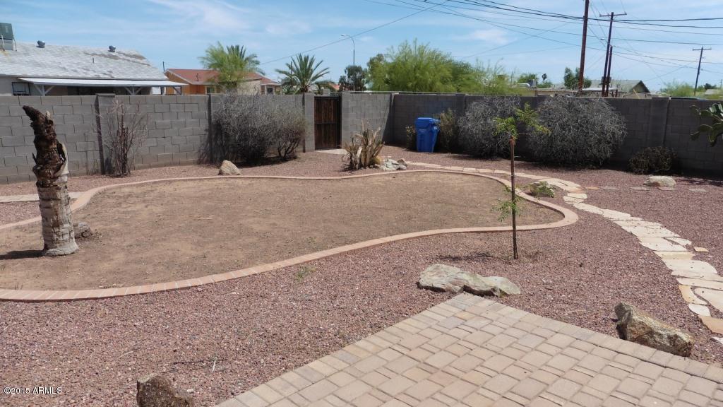 2558 East Roeser Road Phoenix, AZ 85040 - Photo 17 of 27 2558 E Roeser Rd Phx 22