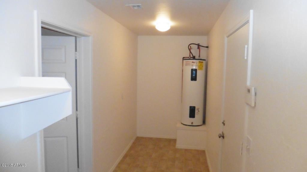 2558 East Roeser Road Phoenix, AZ 85040 - Photo 9 of 27 2558 E Roeser Rd Phx 13