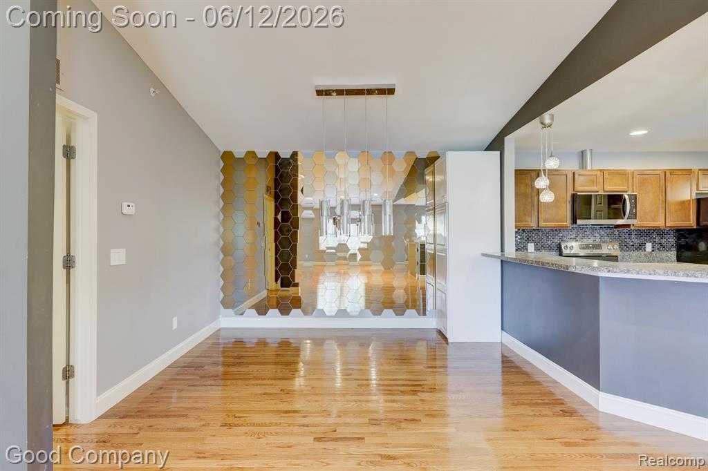 29941 Fox Run Circle Warren, MI 48092 - Photo 4 of 35