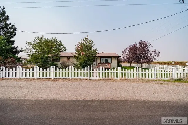 $190,000 | 2 South 1000 West, Blackfoot, ID 83221