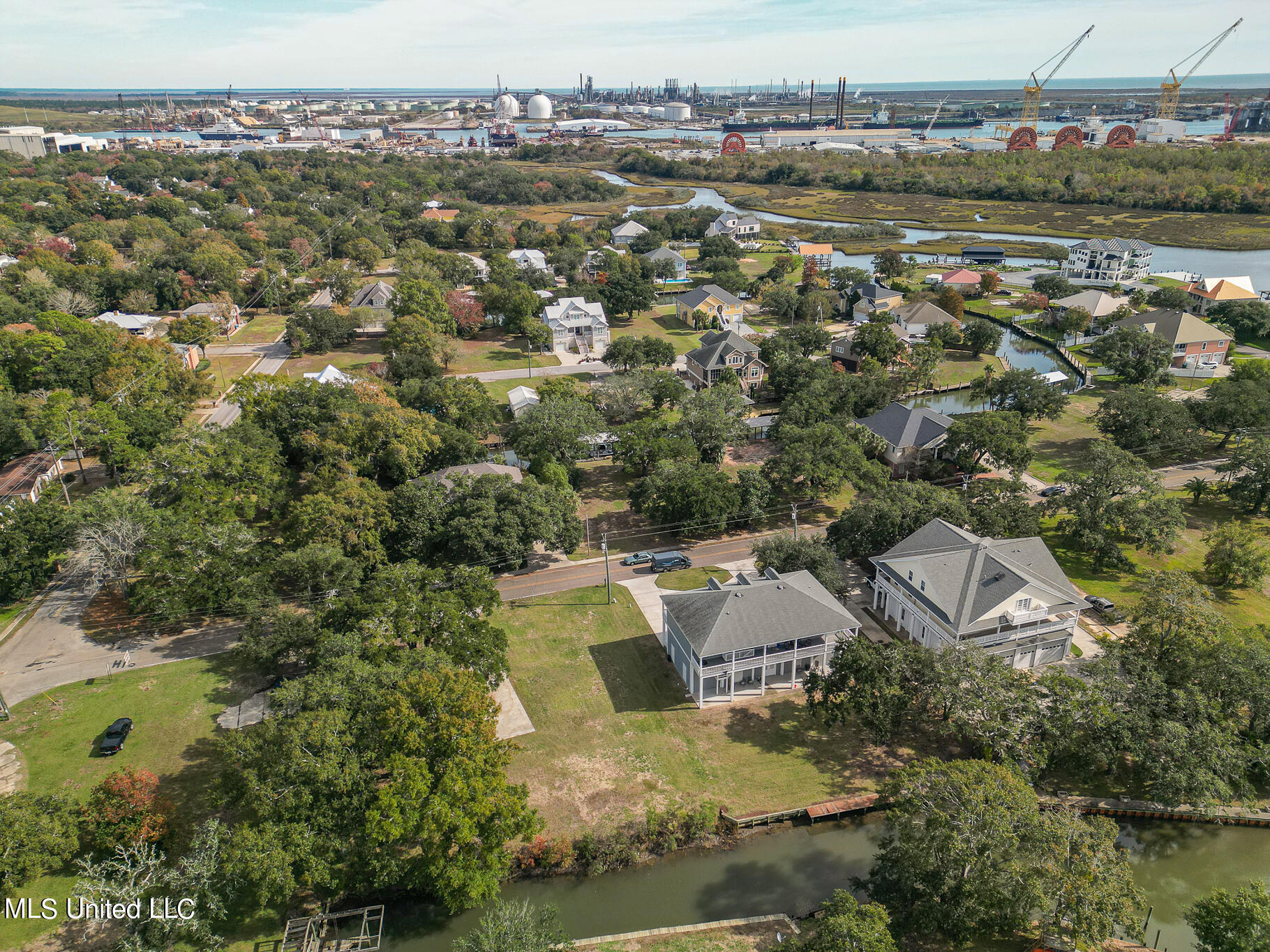 711 Martin Street Pascagoula, MS 39581 - Photo 7 of 14 711 Martin-64004