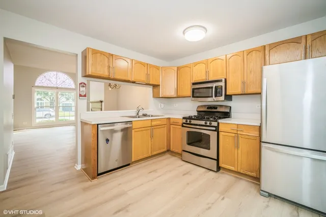 $2,500 | 2035 Teton Parkway, Algonquin, IL 60102