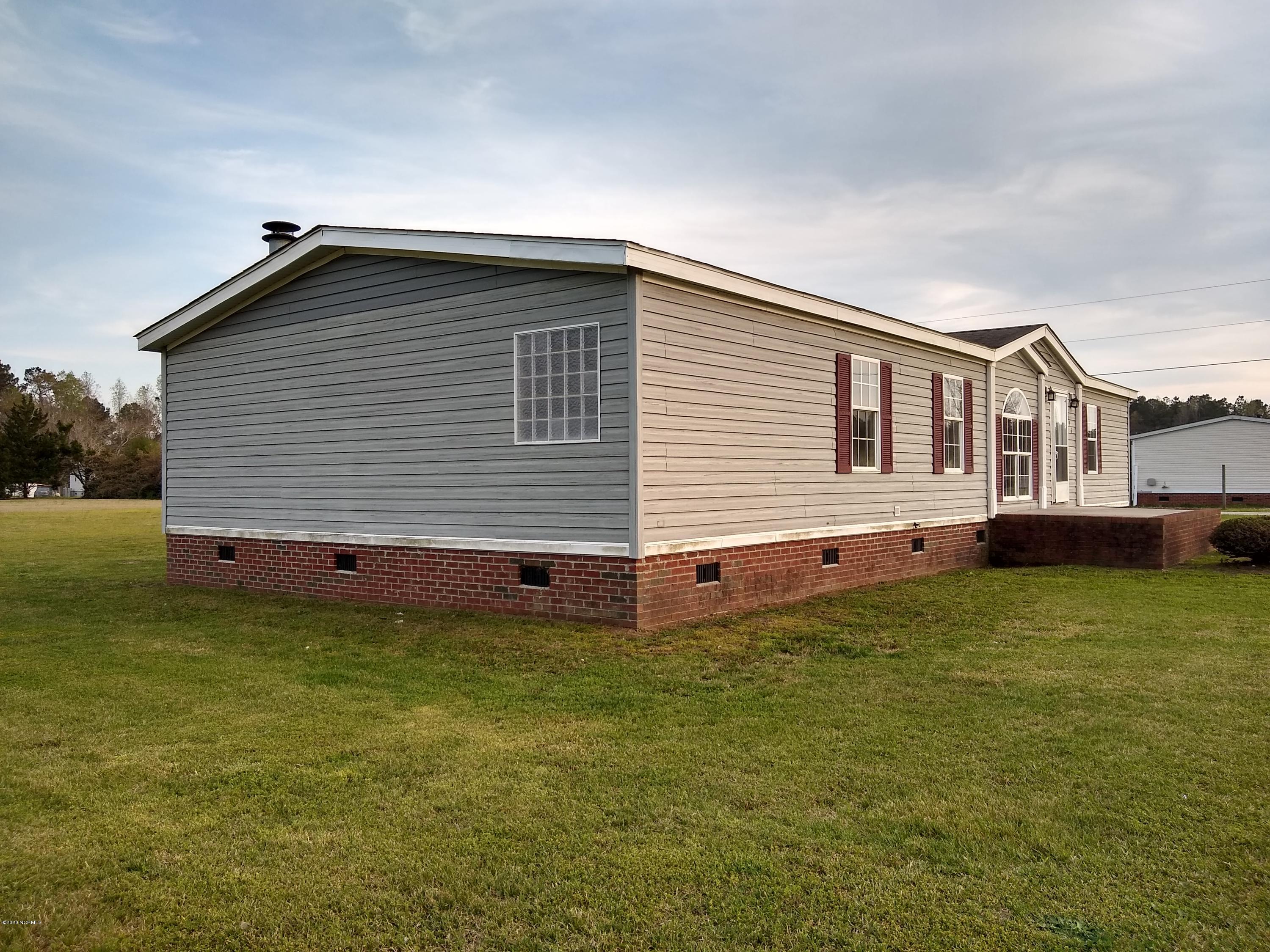 396 Morton Farm Road Hubert, NC 28539 - Photo 3 of 48 Side View