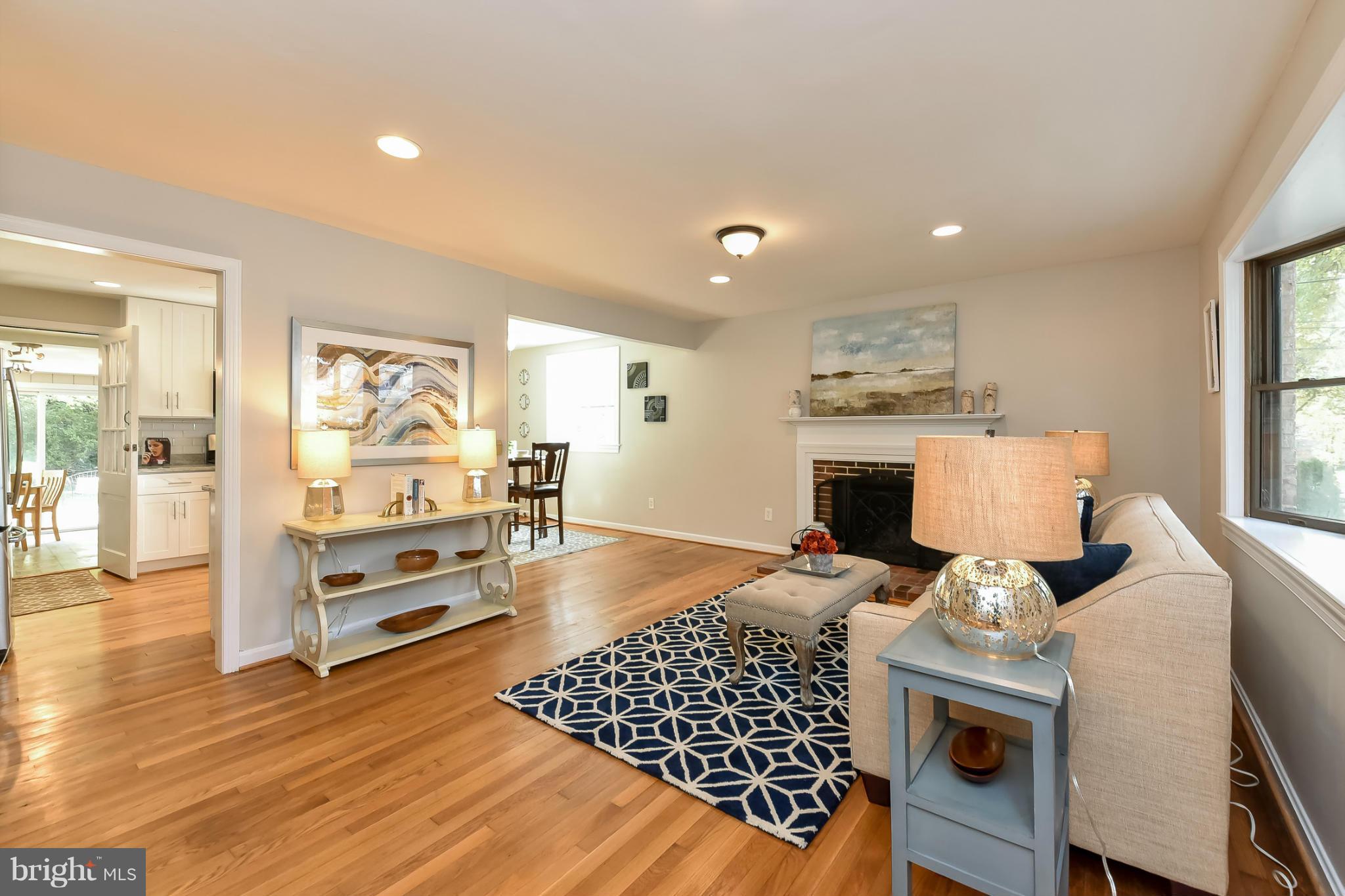 8813 Sundale Drive Silver Spring, MD 20910 - Photo 5 of 30 Living Room