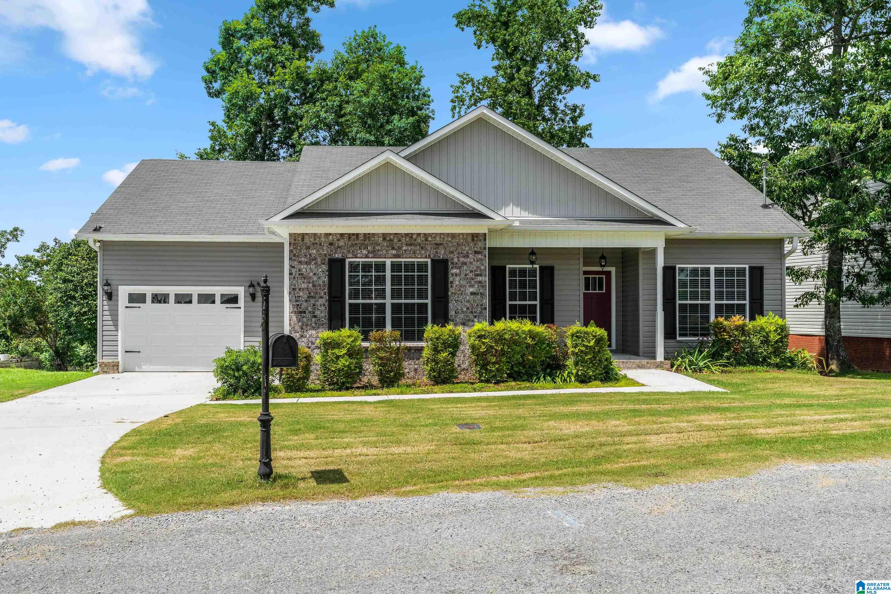 1594 Overlook Point Warrior, AL 35180 - Photo 1 of 51