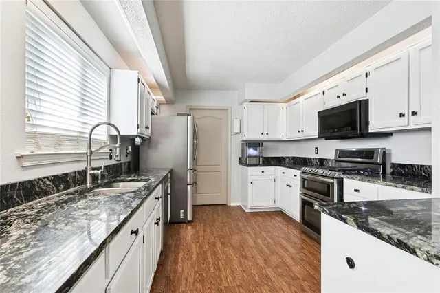 $299,900 | 4820 Wood Forest Drive, Marrero, LA 70072