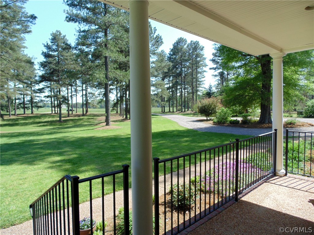1689 West Rose Garden Road West Point, VA 23181 - Photo 5 of 50 Gallery Image 5