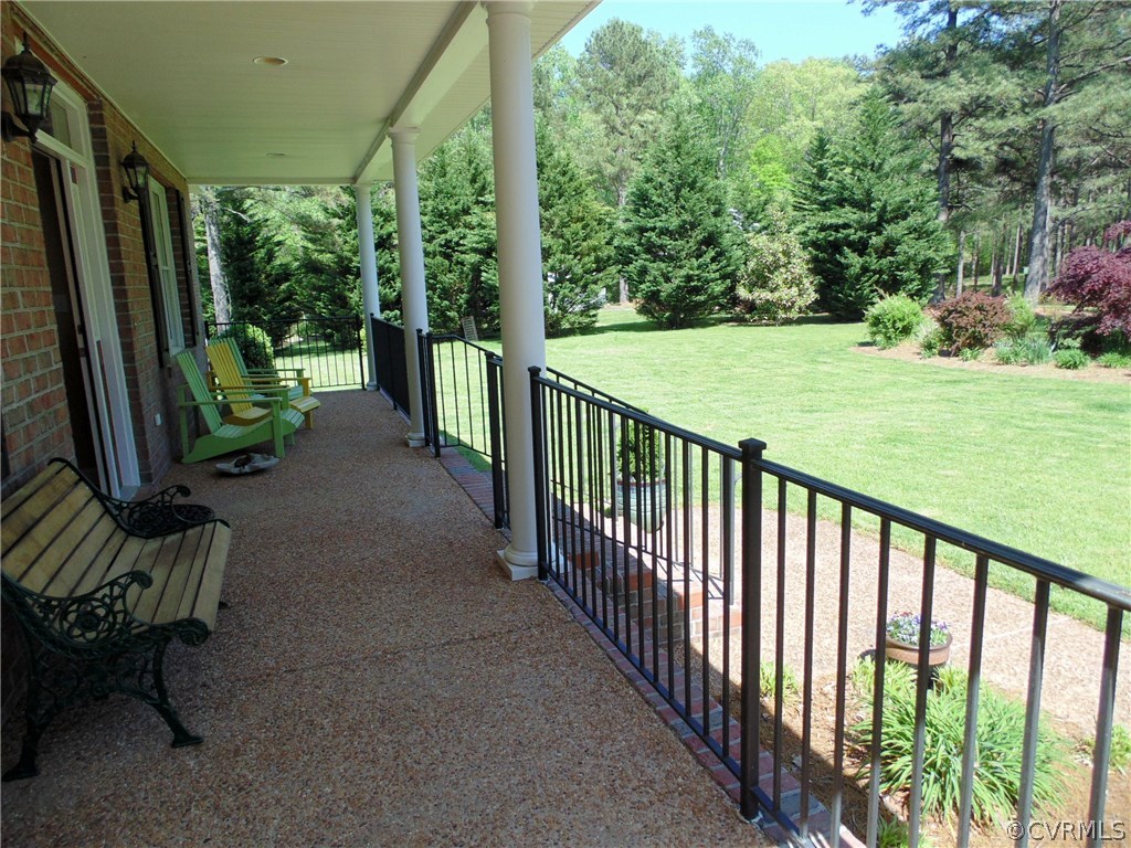 1689 West Rose Garden Road West Point, VA 23181 - Photo 6 of 50 Gallery Image 6