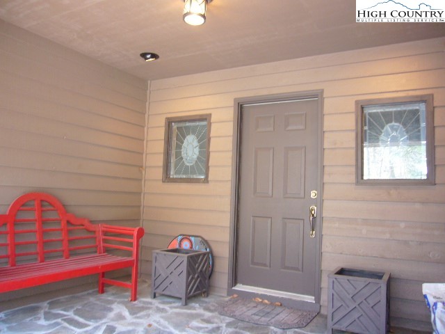 131 Raven Road Beech Mountain, NC 28604 - Photo 8 of 35 Gallery Image 8
