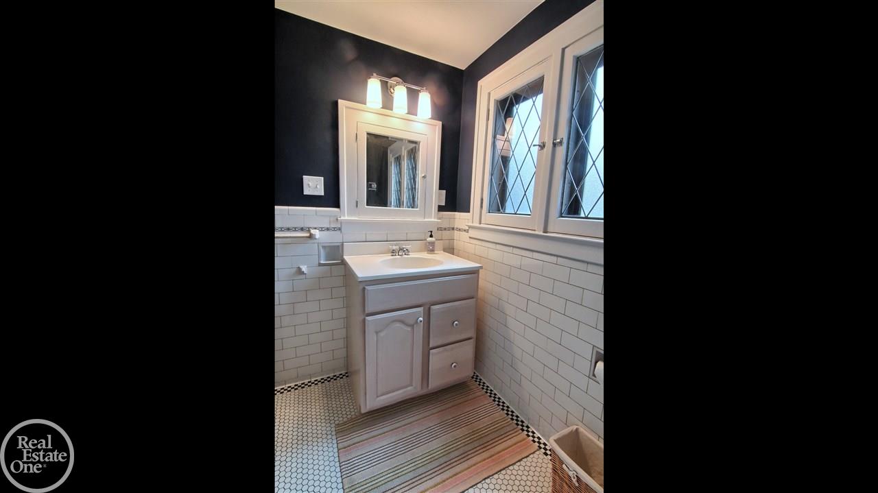 176 Moran Road Grosse Pointe Farms, MI 48236 - Photo 22 of 29