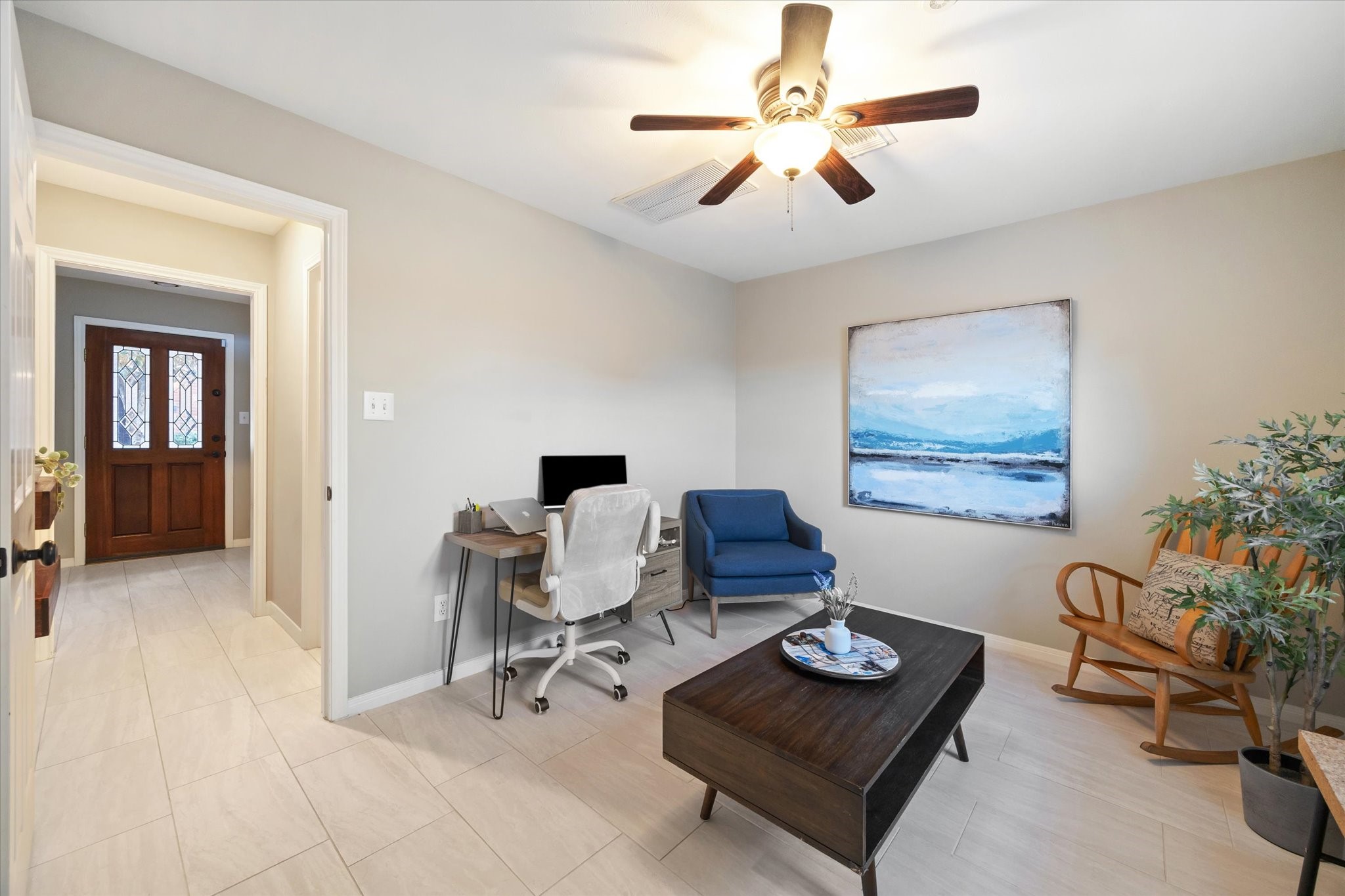 920 Cohn Street Houston, TX 77007 - Photo 5 of 24 1st floor bedroom/office with large closet.