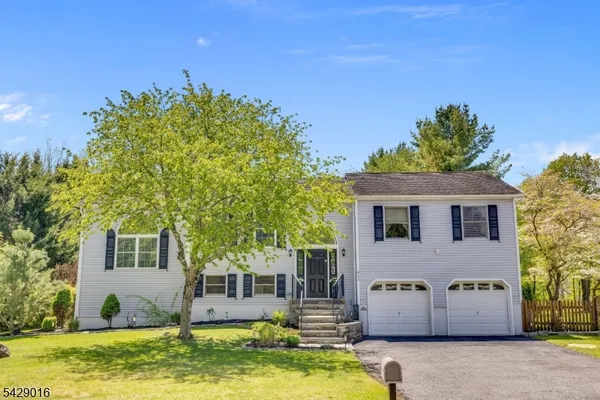 $550,000 | 942 Liberty Street, Belvidere, NJ 07823